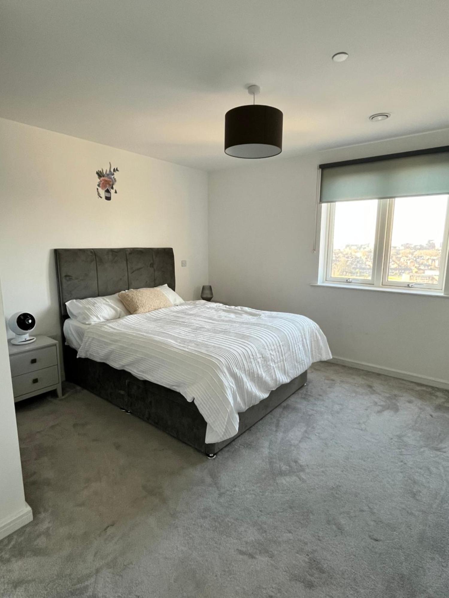 One Bedroom Apartment Barking  Eksteriør billede