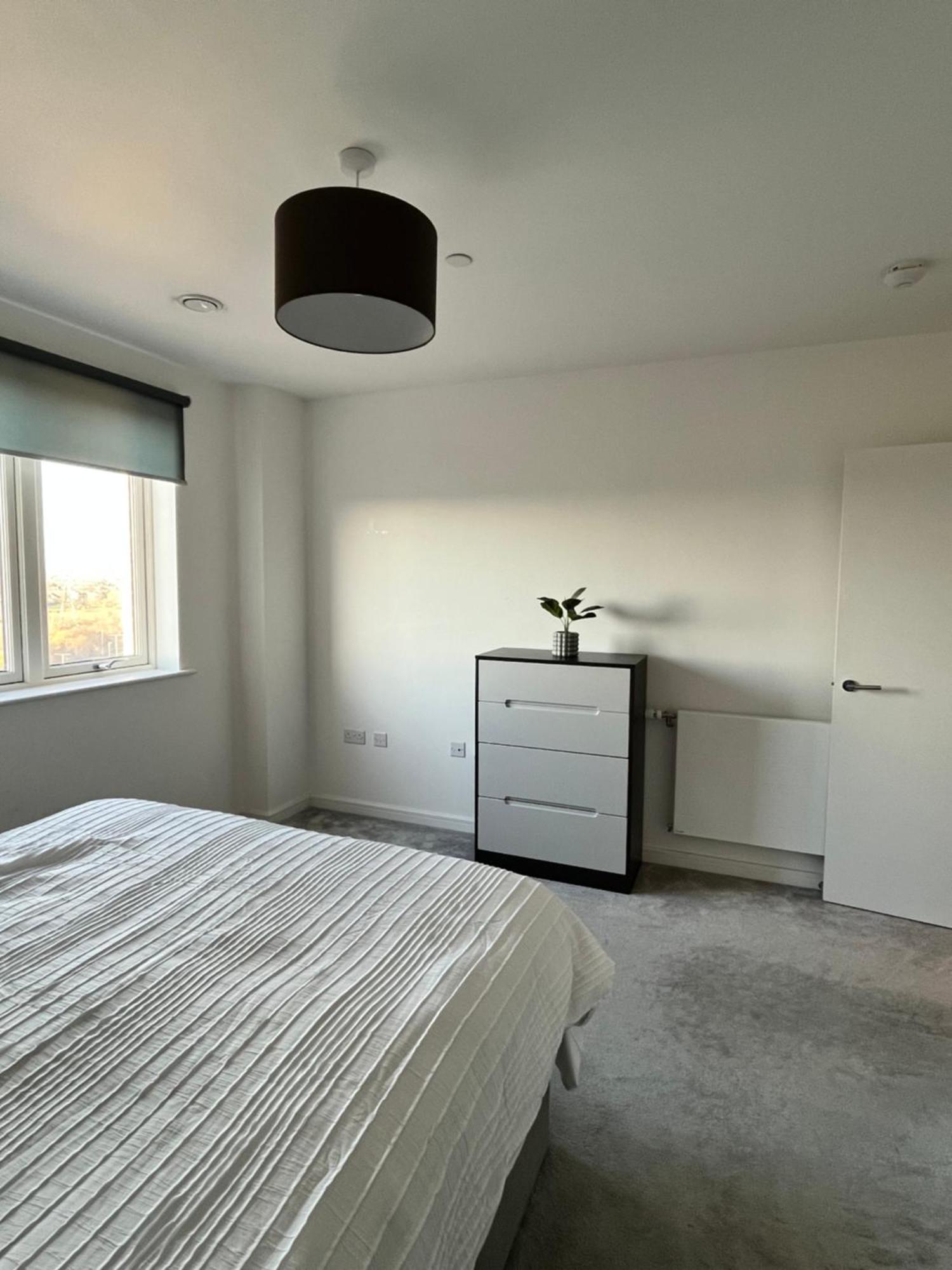 One Bedroom Apartment Barking  Eksteriør billede